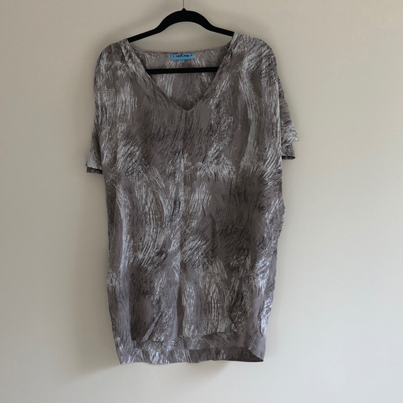 april, may Tops - Lk NEW 💯 percent silk APRIL, MAY top size small